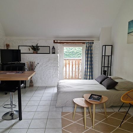 Studio Nid Cosy Avec Piscine Bonnemain Exterior photo