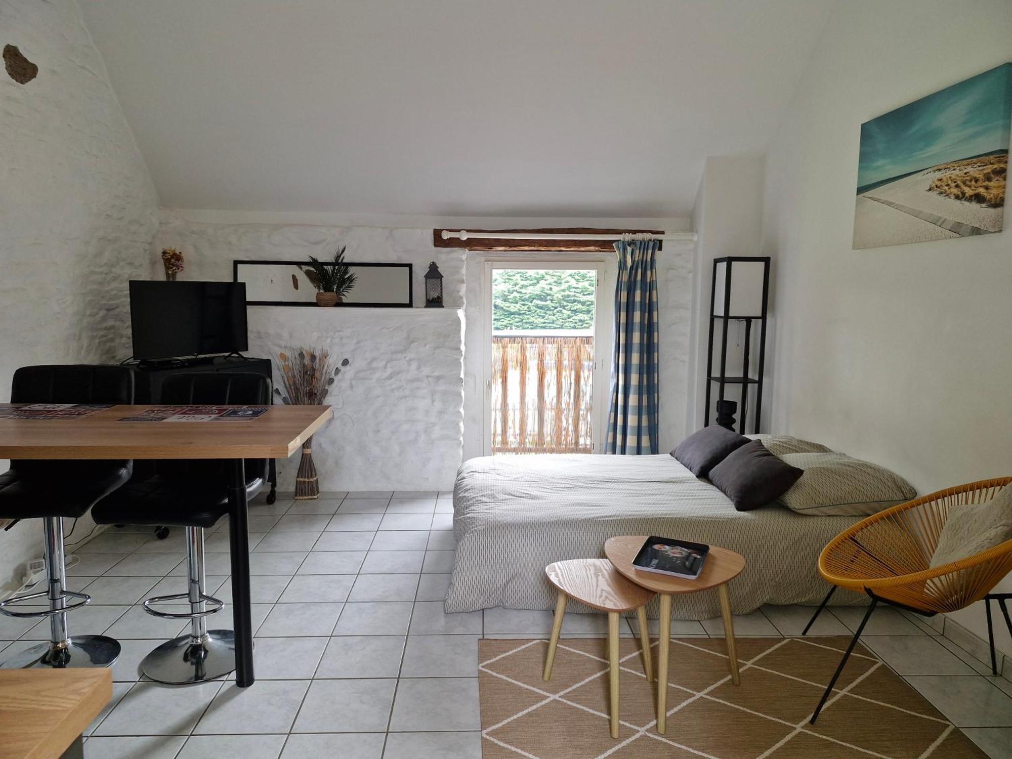 Studio Nid Cosy Avec Piscine Bonnemain Exterior photo